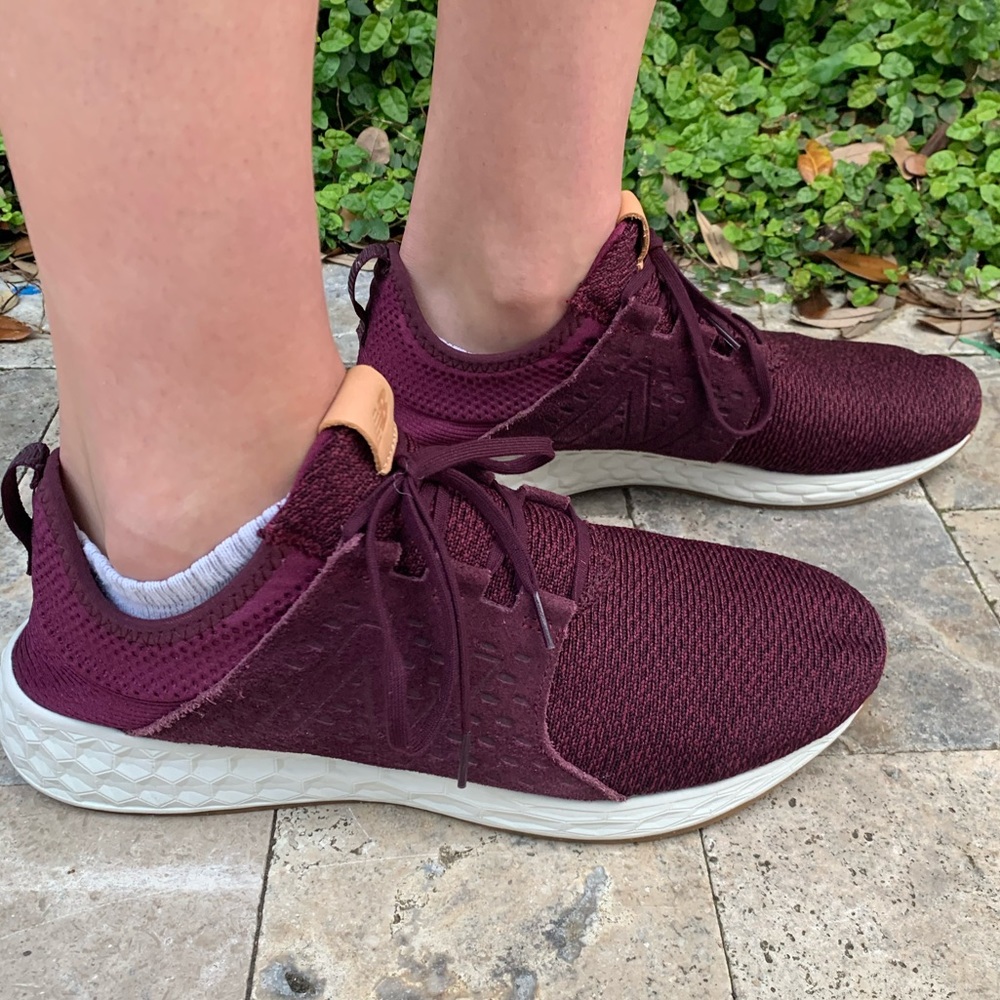 New balance tennis shoes